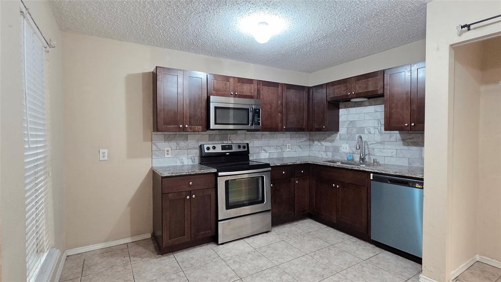 Richardson Life Style Twnhms - Residential
