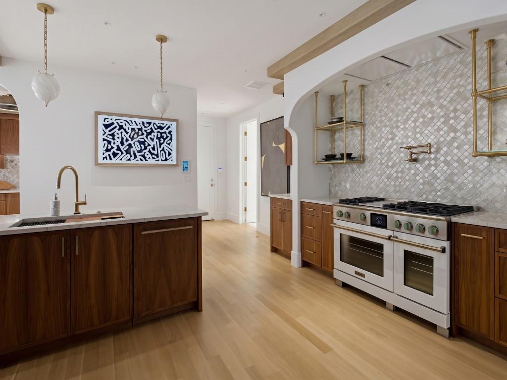 D H Choe Add - Residential