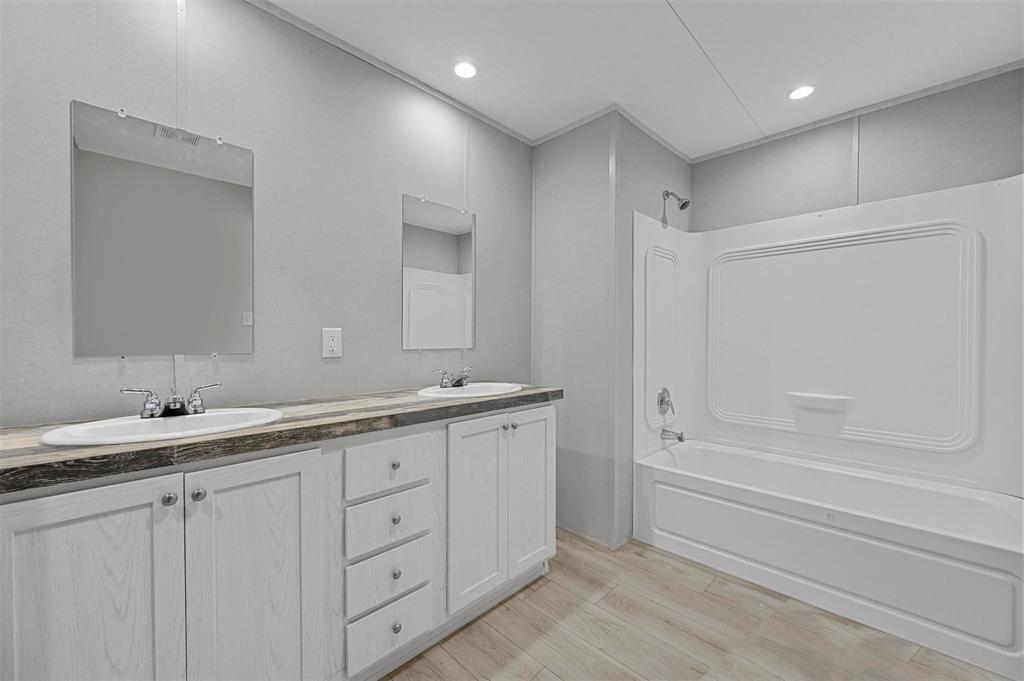 Oak Trail Shores Sec B - Residential