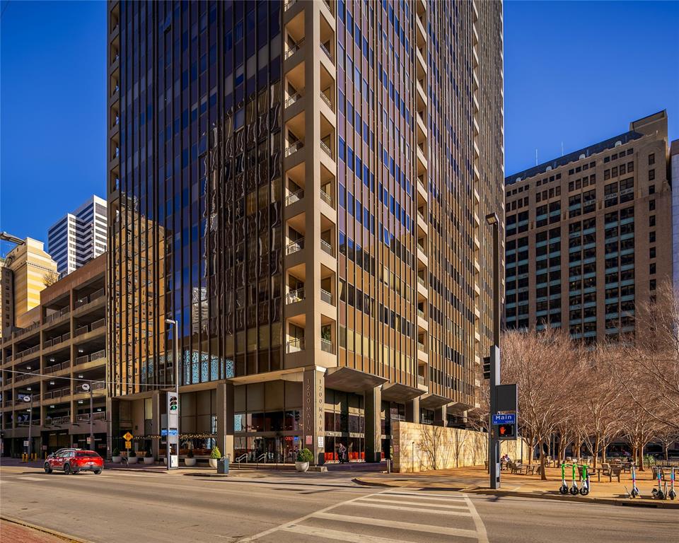 Metropolitan 1200 Main St Condo - Residential