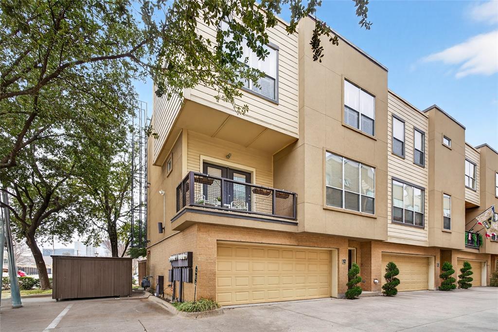Kensington Court Condos Bldg 2 - Residential
