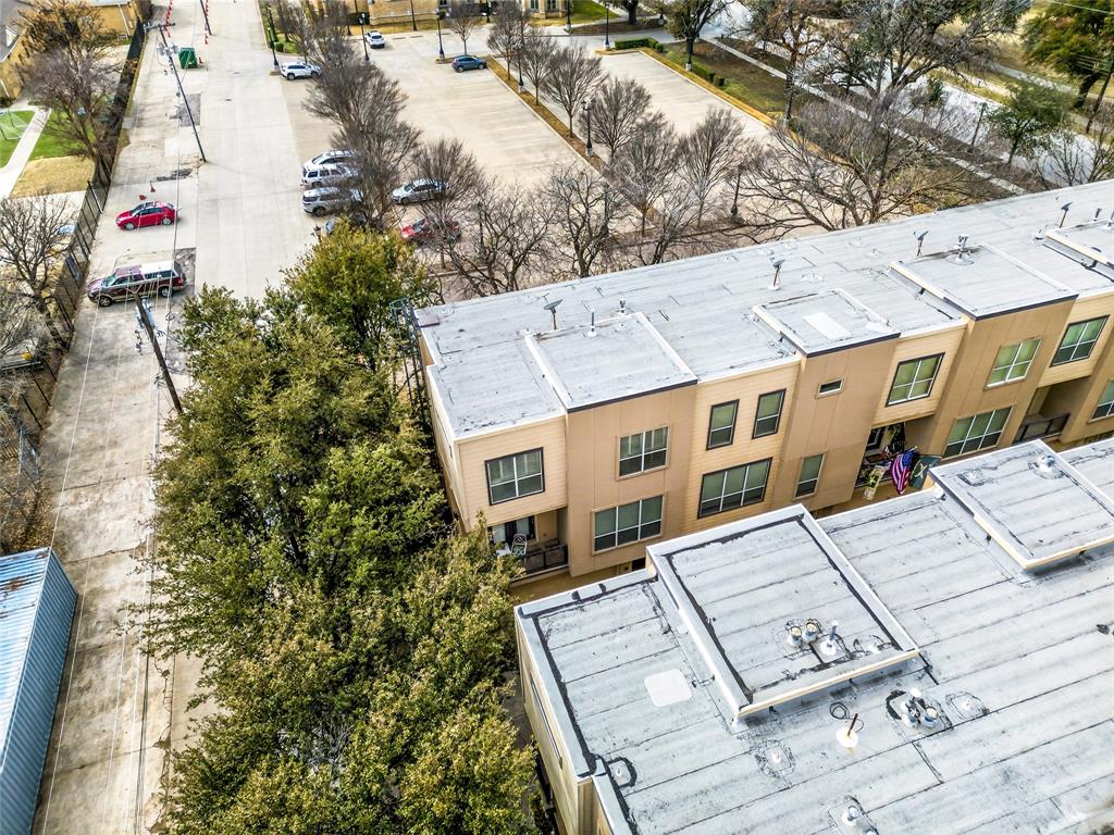 Kensington Court Condos Bldg 2 - Residential