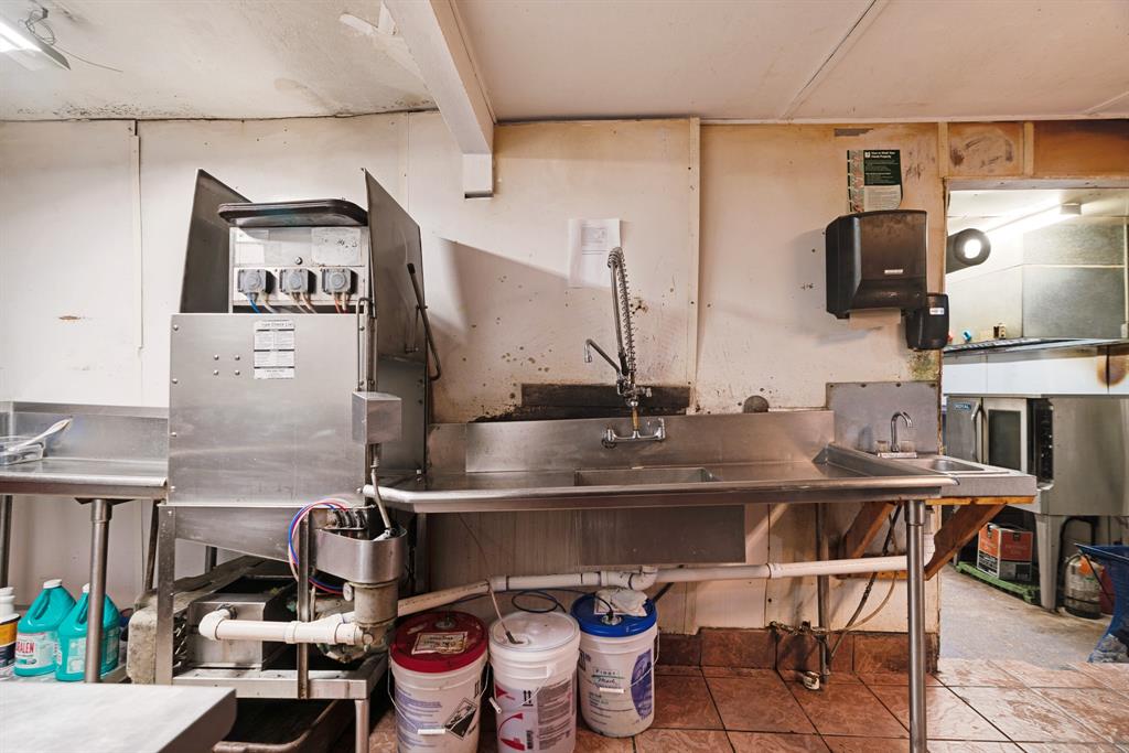 City of Emory - Commercial Sale