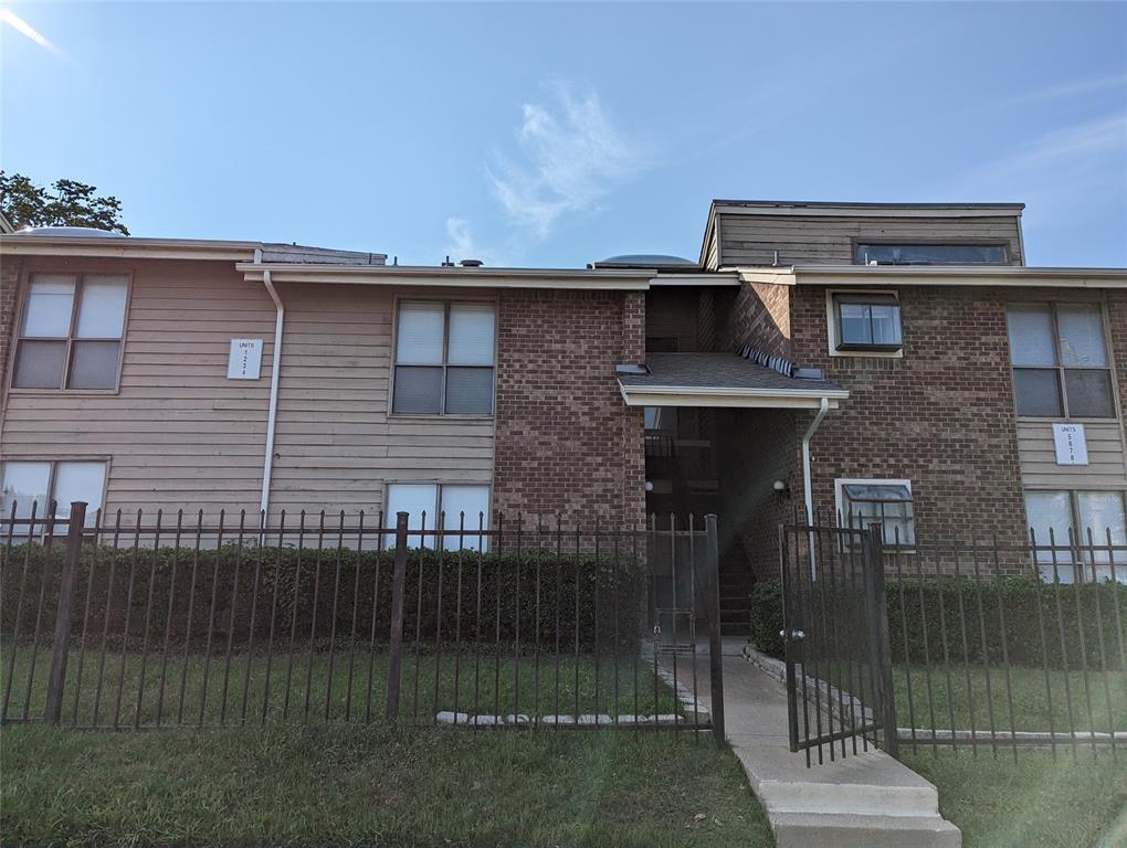 Nice second floor condo near Fair Oaks Park! Nice and open living, dining, and kitchen. Fireplace in living near balcony. Kitchen includes fridge, electric oven range, dishwasher, and built in microwave. Storage area above kitchen.  One bed and one bath. Stack washer dryer included. One covered parking space. Tenant pays electric only. Community pool! Pets considered on a case by case basis.