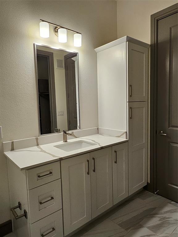 View Residential Condo - Residential Lease