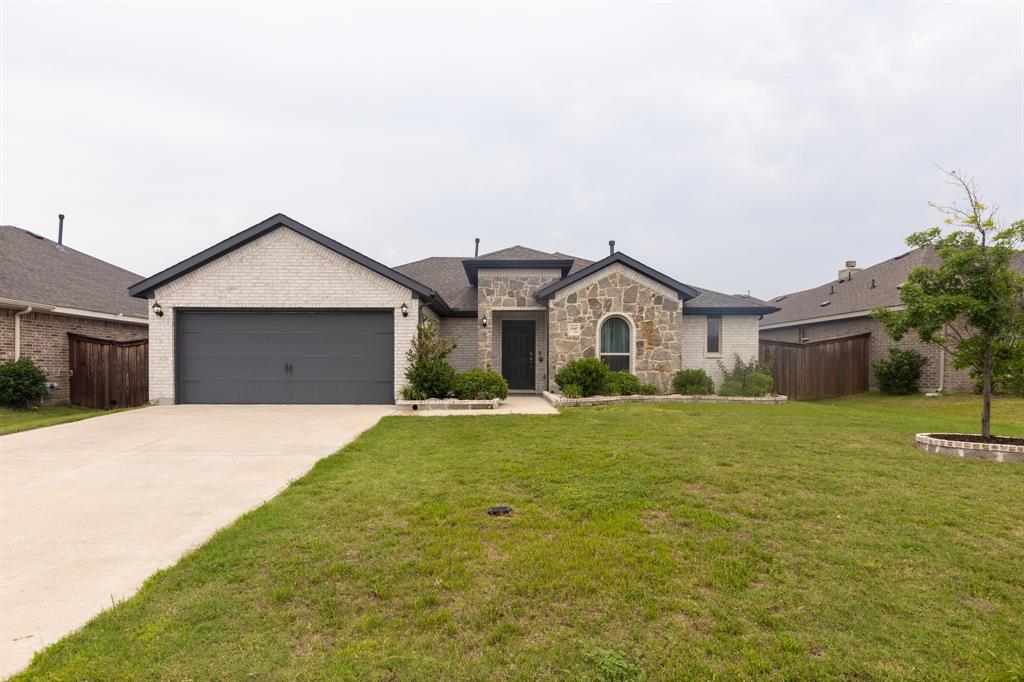 Charming Comfort Meets Small-Town Magic in Royse City!
Welcome to your next chapter in this beautifully maintained 3-bedroom, 2-bath gem nestled in the heart of Royse City! This delightful home blends classic charm with modern comforts, offering an open and airy floor plan perfect for everyday living and entertaining alike. The spacious living area flows effortlessly into the kitchen complete with stainless steel appliances, ample cabinetry, and a cozy dining nook filled with natural light.
Retreat to a serene primary suite featuring a walk-in closet and private bath, while two additional bedrooms provide flexible space for family, guests, or a home office. Step outside to enjoy a generously sized backyard, big enough to build a pool—ideal for summer barbecues, gardening, or simply relaxing under Texas skies.
Located in a friendly community with great schools, local shops, and quick access to major highways, this home delivers the perfect blend of peaceful living and everyday convenience. Don't miss your chance to own a piece of Royse City charm—schedule your showing today!
