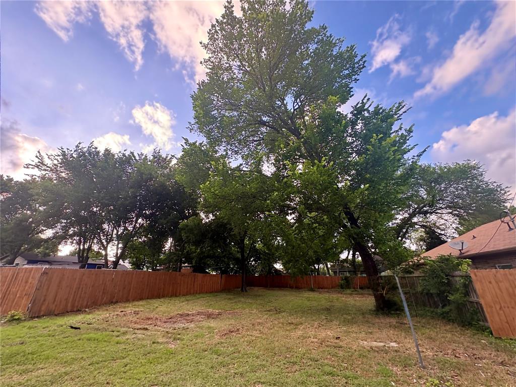 NEIGHBORHOOD CHARM & LIFESTYLE This ideal residential homesite sits in one of the most charming pockets of old Rockwall, just south of the historic downtown square and close to the beloved Harry Myers Park. What makes this neighborhood especially appealing is that it combines true small-town character with surprisingly convenient access to Dallas-area commuting corridors and Lake Ray Hubbard recreation.
Longtime Rockwall residents consider the most desirable neighborhoods because of its mature trees, eclectic mix of custom homes, proximity to the historic district, and walkability to local events, restaurants, and the downtown square. The neighborhood has a more established, authentic feel compared to newer master-planned developments.
The biggest draw is the ability to enjoy a highly walkable lifestyle uncommon in most suburban North Texas communities. Residents can easily bike or walk to the historic square for Farmers markets, Seasonal festivals, Live music and Founders Day events, Boutique shopping, Local dining and coffee shops and book stores.
The homes nearby range from charming historic cottages and mid-century ranch homes to renovated custom properties on oversized treed lots. The area feels established, peaceful, and community-oriented rather than cookie-cutter.
Less than 1-mile from the Downtown Rockwall Square and Harry Meyers Park, the free to access neighborhood amenities include Walking and jogging trails, Tennis courts, Disc golf, Sports fields, Playgrounds, Splash pads, Dog park, multiple Fishing ponds, Amphitheater and event space, public swimming pool and LAKE ACCESS via the SH 66 Public Boat Launch on Lake Ray Hubbard.
The neighborhood is served by highly regarded Rockwall Independent School District, which is one of the strongest-performing districts in the eastern Dallas suburbs.
Easy access to major commuter routes with typical commute times to 
Downtown Dallas: 30 minutes 
DFW Airport:  45 minutes
Love Field: 40 minutes