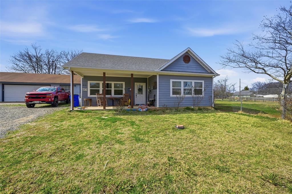 Dremaing of moving to Lake Texoma or ready to downsizw?  This charming 2-bedroom, 1-bath home is just minutes from Highport Marnia and nestled in a quiet, secluded neighborhood. 
Situated on just under half an acre, the backyard is completely fenced and offers plenty of space to enjoy the outdoors.  A two-car detached garage provides ample storage, with additional room to park your boat or RV.  
Whether you're looking for a weekend retreat or a cozy full time residence, this quaint home checks all the boxes.  Call today to schedule your private showing!