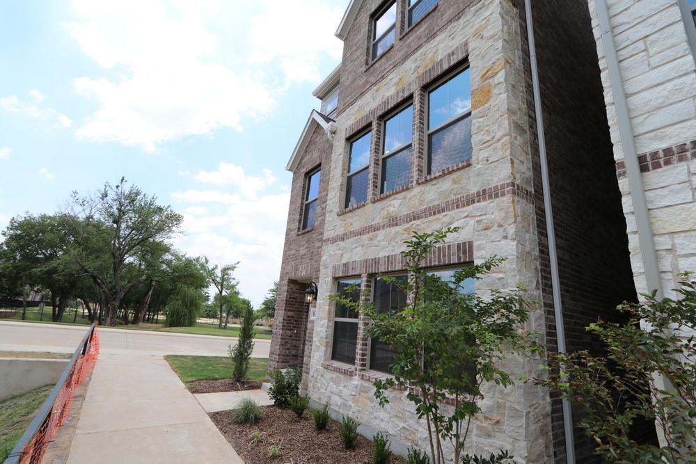 EULESS FOUNDERS PARC ADDITION - Residential