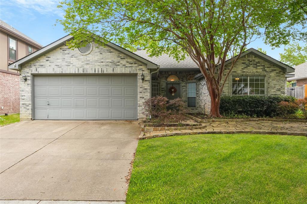 Price improvement, ready for its new owners. Pedro sells Texas in conjunction with Texas Connect Realty are proud to present 7516 Deerlodge Trail in Fort Worth Texas. Welcome to this beautifully maintained single-story home nestled in the highly desirable Park Glen community of North Fort Worth! Featuring timeless limestone brick exterior, mature trees, manicured landscaping with flagstone accents, and a two-car garage, this home radiates warmth and curb appeal from the moment you arrive.
Inside, the spacious open-concept living area boasts vaulted ceilings, a cozy wood-burning fireplace, a ceiling fan, and an abundance of natural light pouring through large transom windows — perfect for relaxing or entertaining. The open flow connects seamlessly to the dining area and kitchen.
The kitchen is a true standout with rich oak cabinetry, stunning granite countertops, a tile backsplash, stainless steel appliances including a dishwasher and refrigerator, and a gorgeous arched window that frames the backyard's lush greenery — creating a bright and inviting space to cook and gather.

Zoned to Keller ISD, Keller ISD cultivates learners, inspires leaders, and builds a community of excellence — with programs for every student from Pre-K through graduation. 
Bienvenido a esta hermosa casa de un solo piso ubicada en la muy codiciada comunidad de Park Glen en el norte de Fort Worth! Con su fachada de piedra caliza, árboles maduros, jardín cuidado con detalles de piedra natural y cochera para dos autos, esta casa te enamora desde que llegas.
Adentro, la amplia sala de estar de concepto abierto cuenta con techos altos tipo bóveda, una acogedora chimenea de leña, un ventilador de techo y una gran cantidad de luz natural que entra por amplias ventanas.