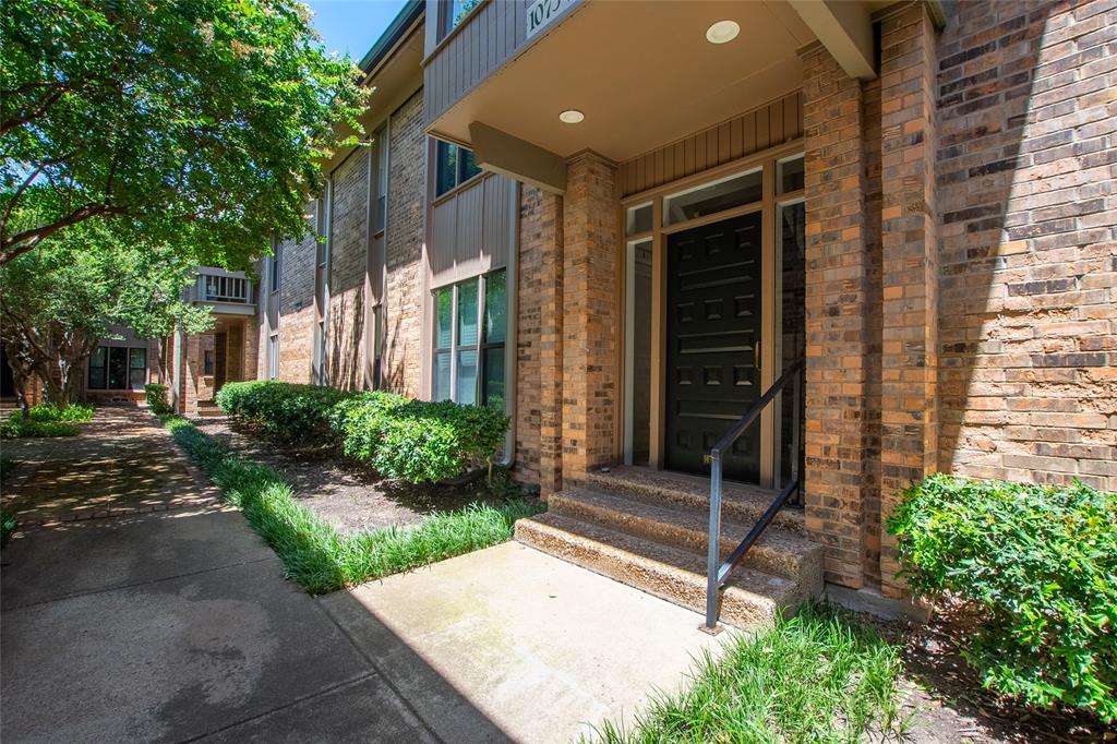 Royal Lane Condos 5800 - Residential