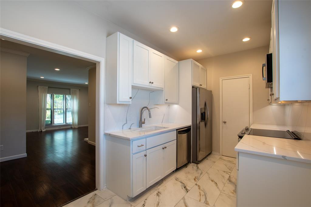 Royal Lane Condos 5800 - Residential
