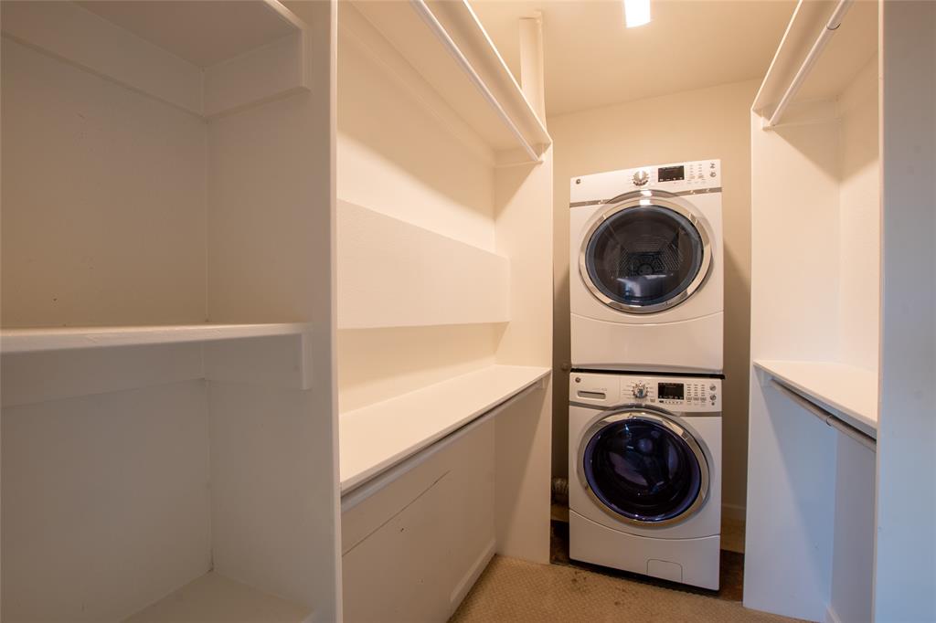 Royal Lane Condos 5800 - Residential