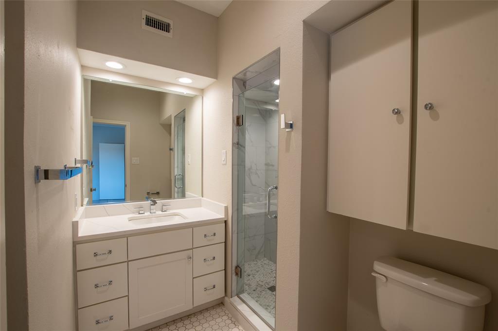 Royal Lane Condos 5800 - Residential
