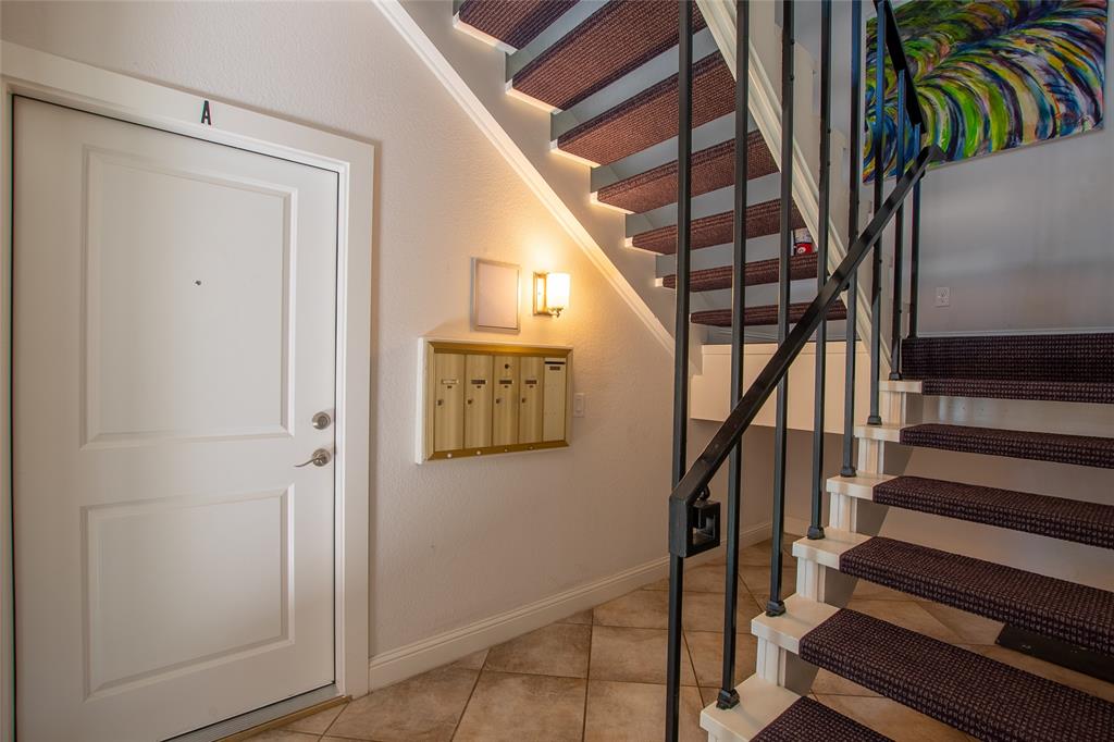 Royal Lane Condos 5800 - Residential