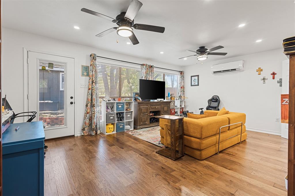 Decordova Bend Estate - Residential