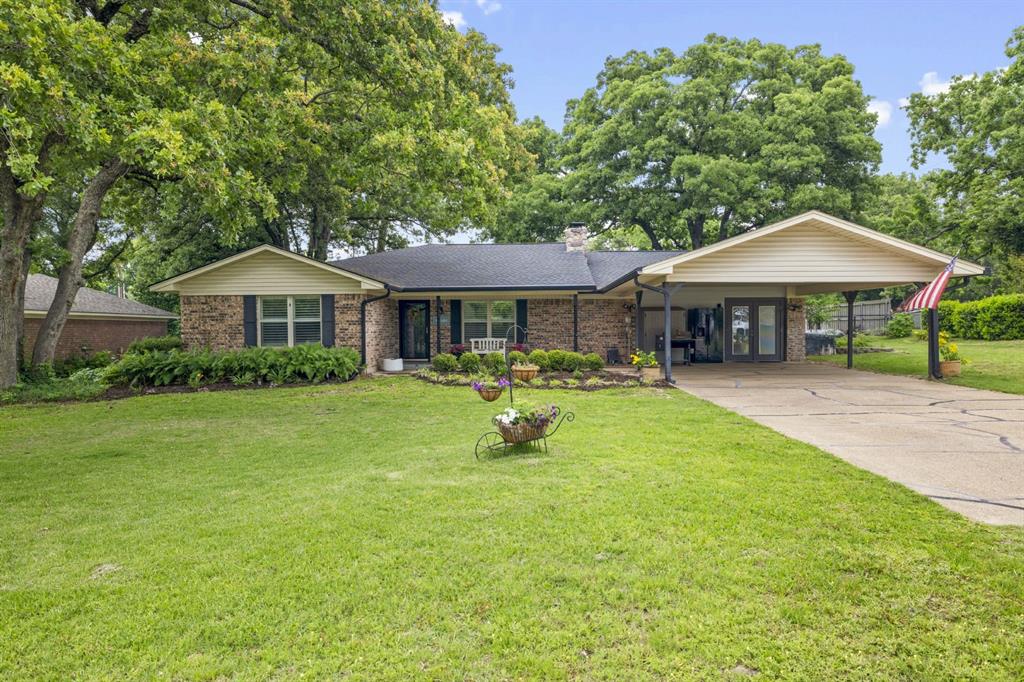 Lake Brenda - Residential