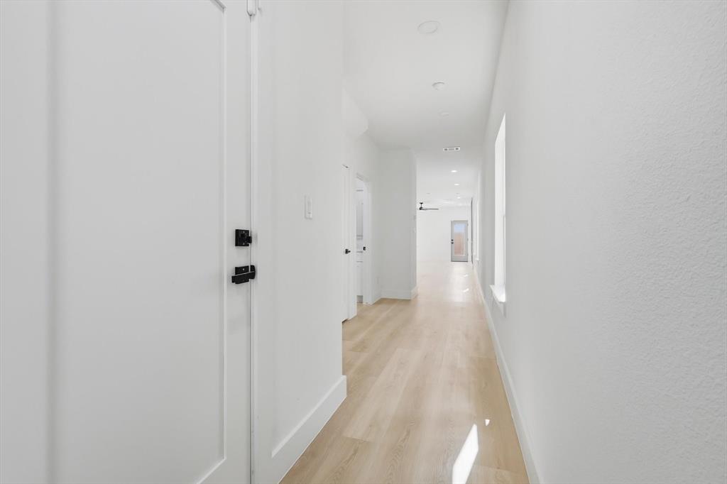 lincoln Manor - Residential