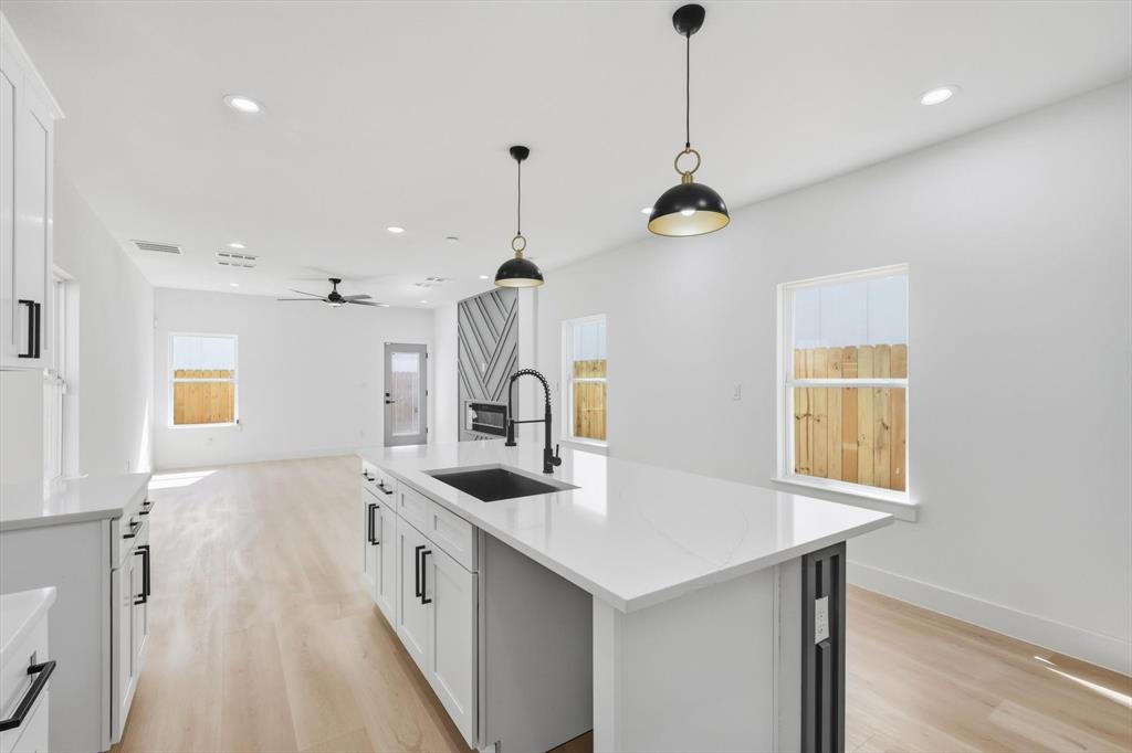 lincoln Manor - Residential