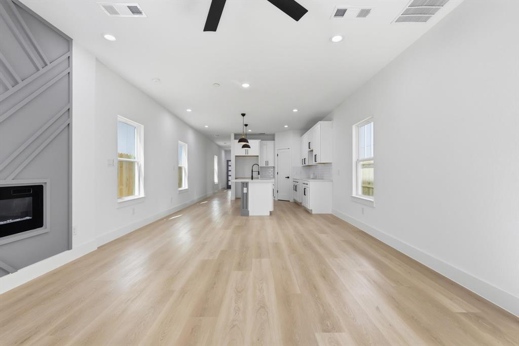 lincoln Manor - Residential