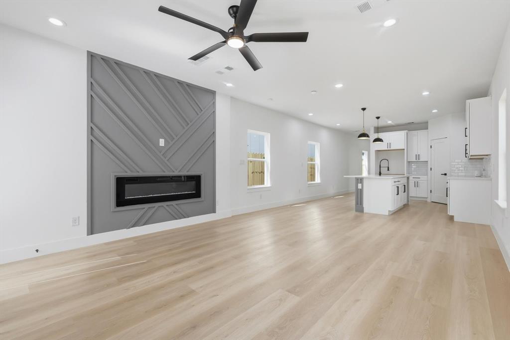 lincoln Manor - Residential