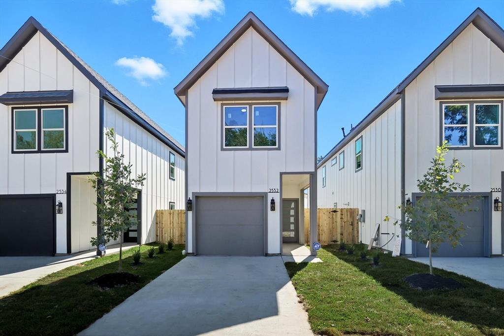 lincoln Manor - Residential