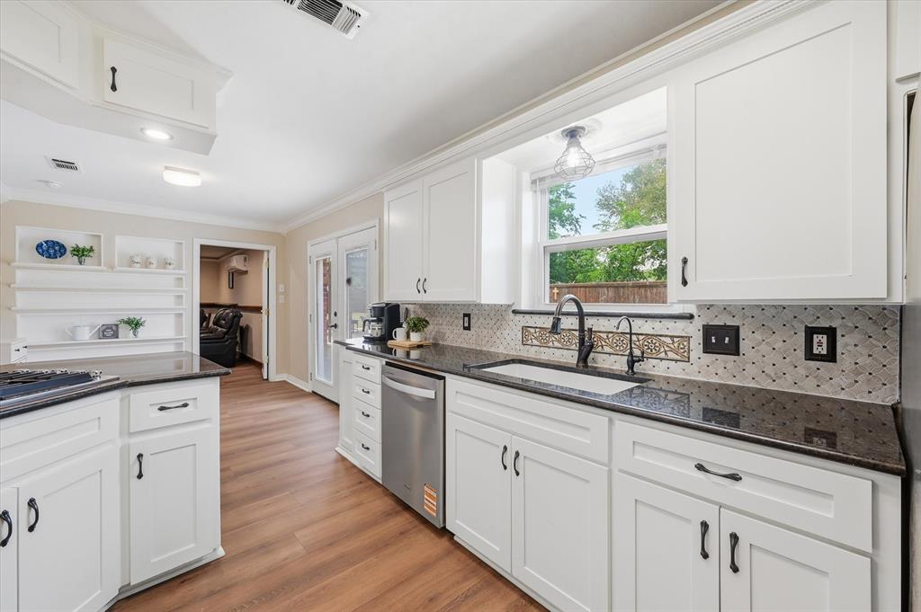 Brook Hollow Bedford - Residential