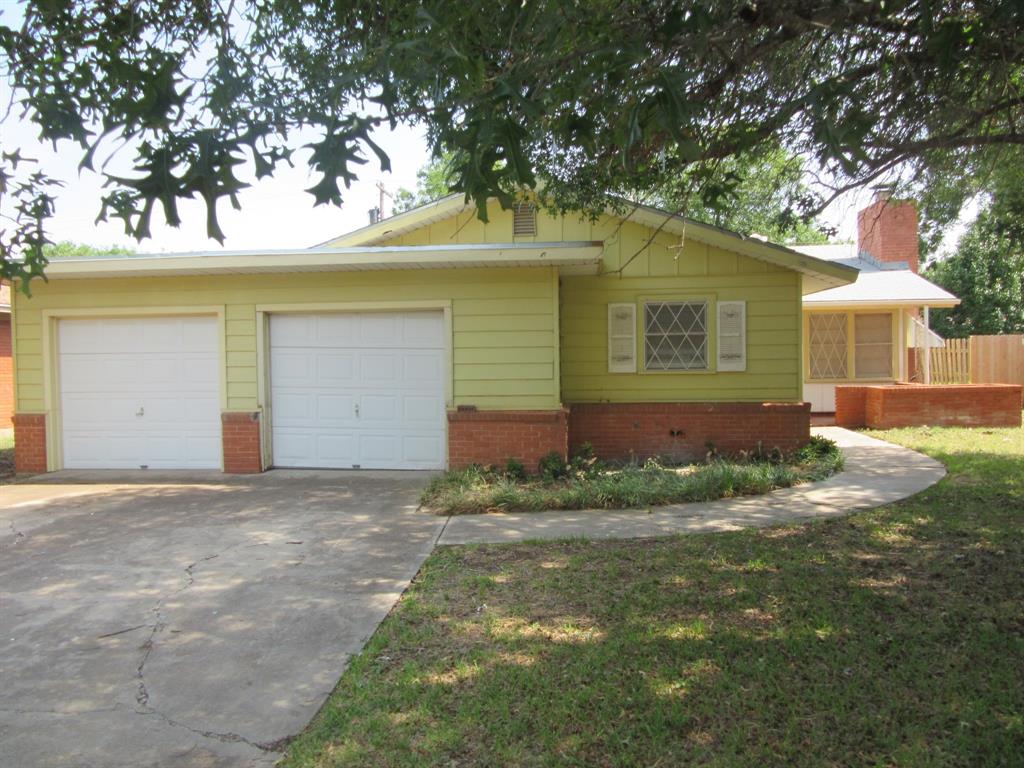 Beautiful 3 bedroom 1.5 bath. All pets must be approved by the owner.
$250 non-refundable pet deposit per pet
Requires tenant enrollment to the Tenant Benefit Package through Gerard Real Estate. Ask us for details. $39.00 a month.