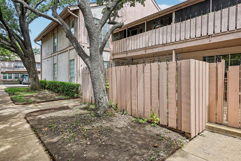Hollows North Condo - Residential
