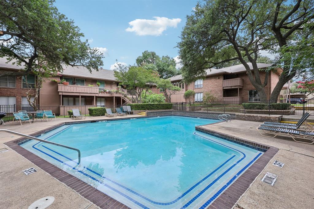 Hollows North Condo - Residential