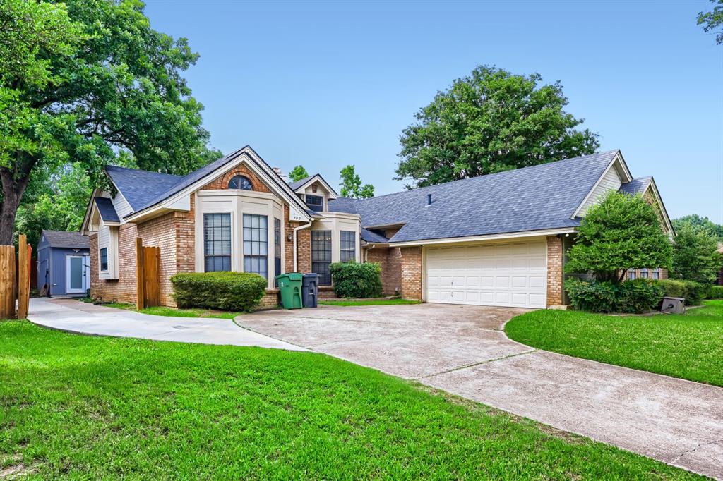 No HOA and packed with character, flexibility, and space near dining, entertainment, and easy access to DFW Airport. This 3-bedroom, 2-bath home offers features that are hard to find. Low maintenance flooring flows throughout the home, while vaulted ceilings and a fireplace create a warm and inviting atmosphere in the main living area. The thoughtful layout includes a separate formal dining room and an eat-in kitchen, providing multiple spaces for gathering and entertaining. The private primary suite features an ensuite bath with dual sinks for added comfort and convenience. Outside, enjoy the patio and a standout bonus feature, an outbuilding with electricity that can easily serve as a home office, workshop, she-shed, man cave, home school, hobby space, fitness room, or theater. The possibilities are endless. Conveniently located near Interstate 20, Hwy-360, and I-30, this home offers easy access to shopping, dining, and entertainment throughout Arlington and the Dallas-Fort Worth Metroplex. Enjoy being close to Arlington Highlands, The Parks Mall, local restaurants, and major attractions including AT&T Stadium, Globe Life Field, and Texas Live!. Golf Couse right at 1 mile away. Located within Arlington ISD, this home delivers versatility, convenience, and freedom without HOA restrictions. The Seller will complete foundation work after closing. Schedule your tour today before this opportunity is gone! 

Discounted rate options and no lender fee future refinancing may be available for qualified buyers of this home.

Current interest rate may be assumable.