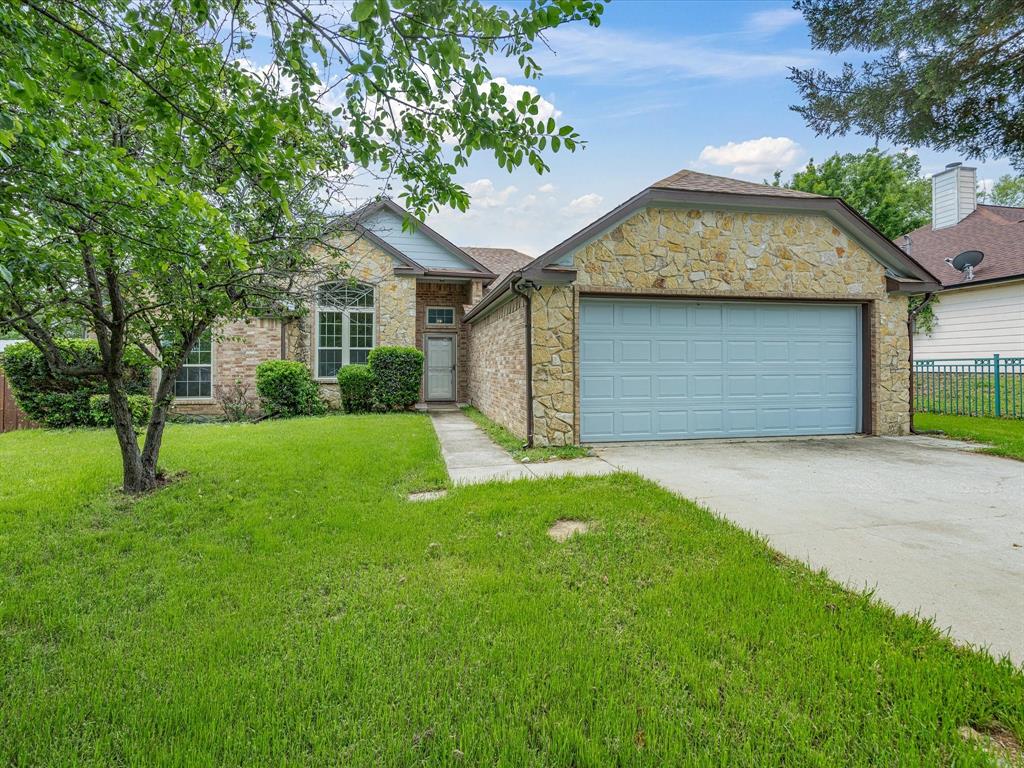 Charming home in the desirable Oak Point area, featuring a functional layout with open living and dining spaces that flows into a well-appointed kitchen. Engineered bamboo hardwood floors and double-hung windows were installed in 2022, adding both style and efficiency. The primary suite offers a private bath and generous closet space, while additional bedrooms provide flexibility for guests, children’s rooms, or a home office.
Enjoy the screened-in back porch and spacious backyard—perfect for entertaining or relaxing. Conveniently located near Lake Lewisville, parks, shopping, and major commuter routes.