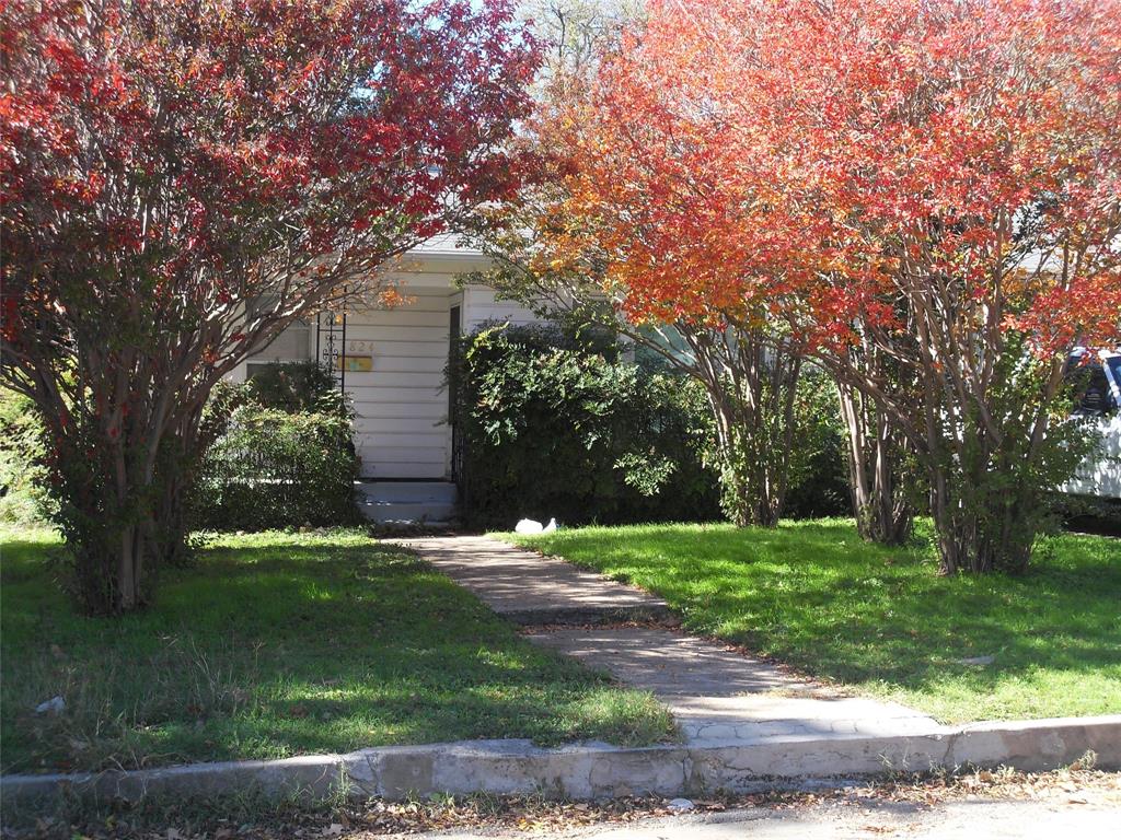 DIAMOND IN THE ROUGH.  BY FAR THE LOWEST PRICED PROPERTY IN THE AREA.  FAMILY ROOM COULD EASILY BE CONVERTED TO A THIRD BEDROOM.   GARAGE WAS CONVERTED, BUT NEVER FINISHED OUT AS LIVING SPACE.  CURRENTLY IT IS JUST A 200+ SQUARE FOOT STORAGE ROOM.  COULD EASILY BE CONVERTED BACK TO A GARAGE.  NICE SIZE BACK YARD.  SITUATED ON A QUIET STREET IN AN ESTABLISHED NEIGHBORHOOD.  EASY ACCESS TO I-20.  BUYER AND THEIR AGENT SHOULD VERIFY ALL INFORMATION CONTAINED HEREIN, ESPECIALLY SCHOOLS!