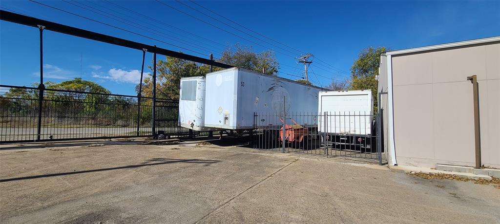 BLK 5802 TR 15 ACS 2.2862 - Commercial Sale