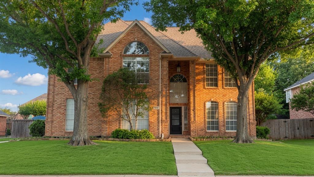 A MUST SEE Fabulous 5 bedrooms with 4 baths in Colleyville! Gorgeous hand scraped hardwood floors, custom finishes, accent lighting, open concept living, two dining, Study, spacious rooms & so much more! First floor living offers a modern cast stone fireplace. Lovely dining & kitchen features custom cabinets, granite counters, stainless appliances, center island!Large private master provides a custom closet, dual sinks, soaking tub & separate shower. Lovely study with French doors, second living with built-ins, nice sized secondaries, arched doorways, sprinklers & more!Convenient and quick access to highways, Southlake Town Square & DFW Airport!