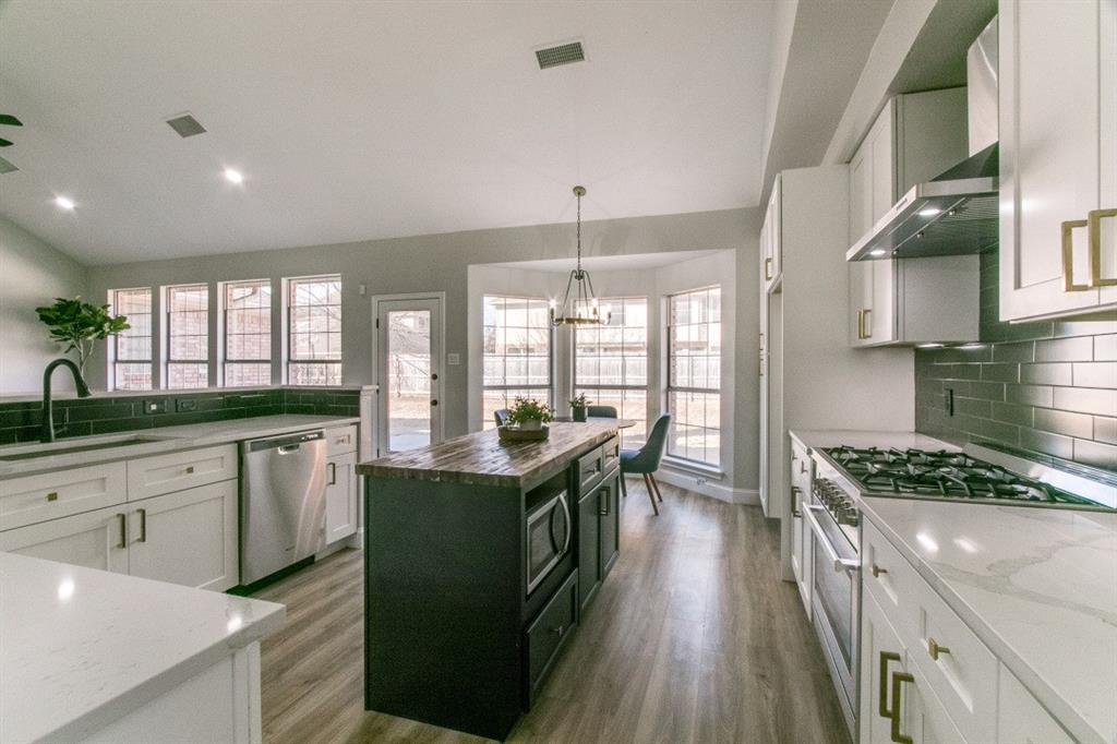 ROSS DOWNS ESTATES - Residential