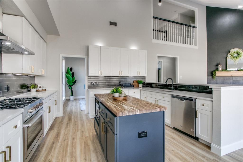ROSS DOWNS ESTATES - Residential