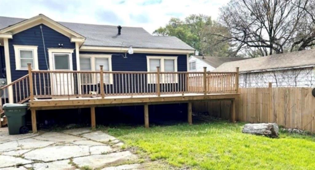 EAST GLADSTONE - Residential