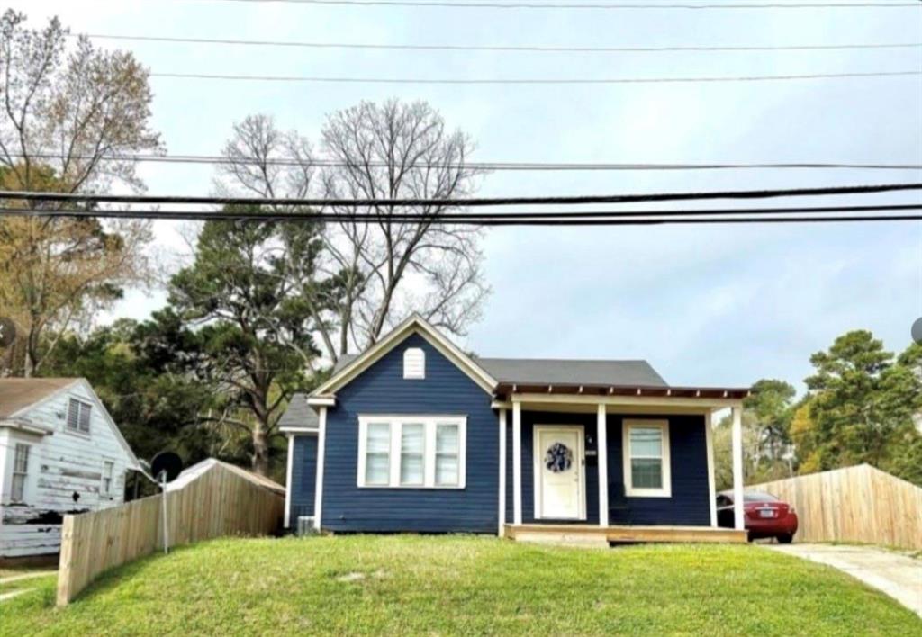 IDEAL HOME FOR INVESTORS THAT YOU CAN ADD TO YOUR PORTFOLIO***ALSO THIS HOUSE QUALIFIES FOR FIRST TIME HOMEBUYER ASSISTANCE***POSSIBLE SHORT SALE OPPORTUNITY***NEWLY REMODELED 1957, 2 BEDROOMS AND 1 BATH WITH 1,296 SQ. FT. THIS HOME IS LOCATED IN THE EAST GLADSTONE SUBDIVISION***OPEN SPACIOUS LIVING ROOM AND MASTER BEDROOM WITH A VANITY AREA***IN THE ENTRY THERE IS AN ENCLOSED SITTING AREA***DINING ROOM FEATURES BUILTIN CHINA HUTCH***IN THE BACKYARD THERE IS A LARGE DECK ATTACHED TO THE BACK OF THE HOUSE AND A PRIVATE WOOD FENCE SURROUNDS THE PERIMETER OF THE PROPERTY***NO FLOOD ZONE***