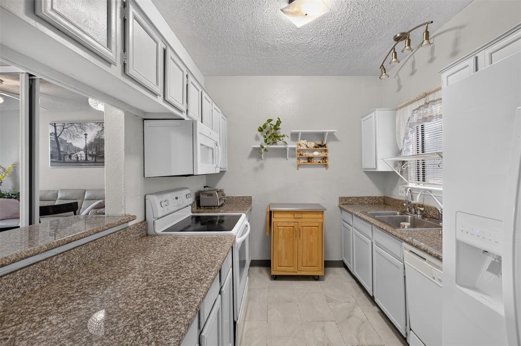 Casa Blanca Condos - Residential