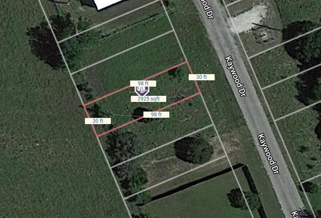Located in the lakefront community of Oak Hills. Residents of Oak Hills enjoy Lake Granbury access, community pools, playgrounds and sport courts. A short 10 minute drive to the Historic Square with dining, entertainment and shopping