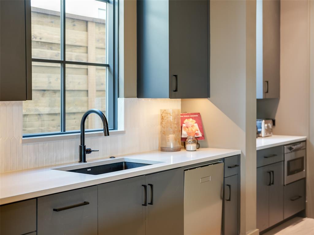 Preston Hollow Vlg Ph Three - Residential
