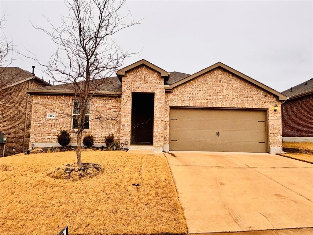 Beautiful 4 bedrooms and 2 baths home with adorable open floor plan. Close to Celina High School, shopping and restaurants.   Easy access to main road Preston and highway 380. Property offer with bright layout, nature color, good size for all the rooms. Refrigerator, washer and dryer are very new can be staying with the sale for a reasonable price. Come and check out this valuable home with this lower price.