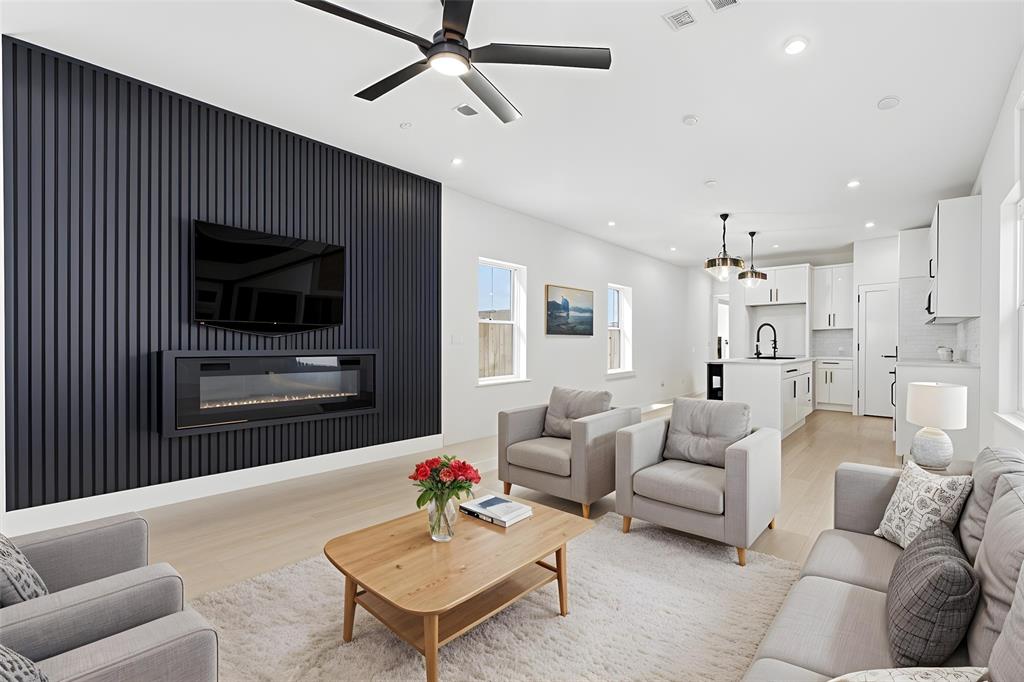 lincoln Manor - Residential