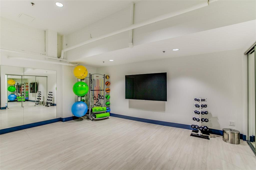 1505 Elm Street Condo - Residential