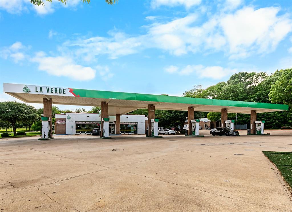 Exxon Centerville - Commercial Sale