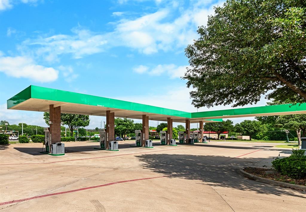 Exxon Centerville - Commercial Sale