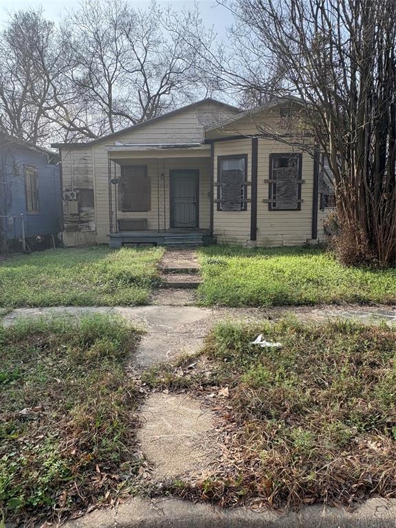 BACK ON THE MARKET AT NO FAULT TO THE SELLER 

Investor Special – Rental Opportunity Near Downtown Shreveport

Attention investors and landlords! This 2-bedroom, 1-bath home offers an affordable entry point into the Shreveport rental market at just $10,000. Conveniently located approximately 1 mile from Downtown Shreveport, this property provides easy access to employment centers, restaurants, casinos, and major roadways.

Situated outside of a flood zone, this home presents a lower-risk option for long-term hold investors seeking to build or expand their rental portfolio. While the surrounding area does not support typical fix-and-flip resale values, the property shows strong potential as a cash-flow rental with the right improvements and management.

Whether you’re a seasoned investor looking for your next value-add project or a buyer seeking an ultra-low price point investment, this property offers an opportunity to secure real estate at a hard-to-find price.

Sold as-is. Bring your vision and turn this into your next income-producing asset.

Interior pictures available upon request.