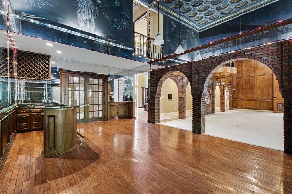 Woodland Hills Colleyville - Residential