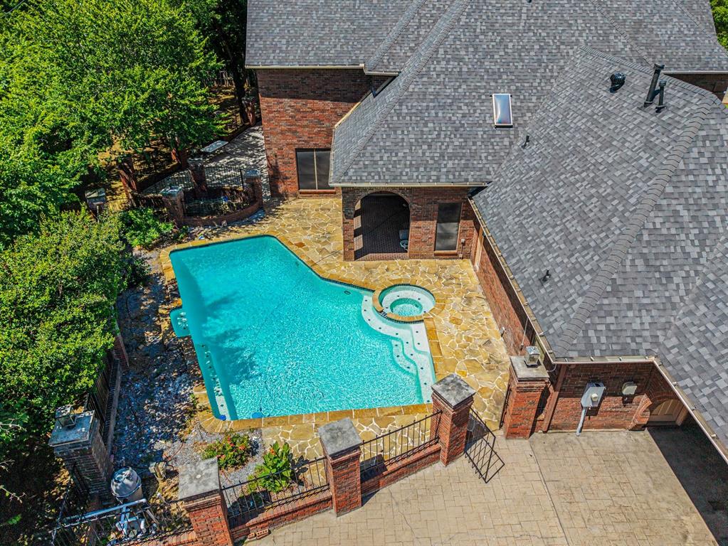 Woodland Hills Colleyville - Residential